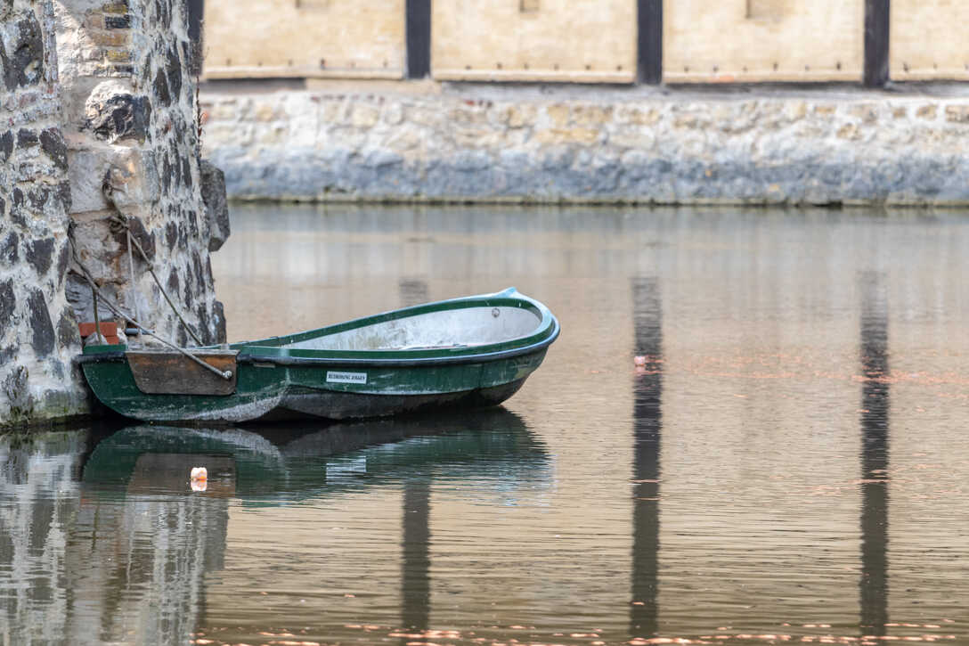 Boot im Burggraben